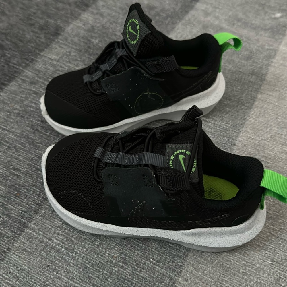 EUC toddler Nike sneakers: Crater Impact